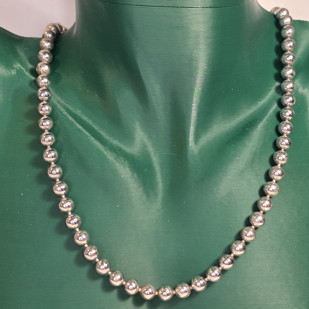 Avon Vintage Jewelry Necklace Small Round Silver Metal Ball Minimalist Chain - Picture 3 of 7